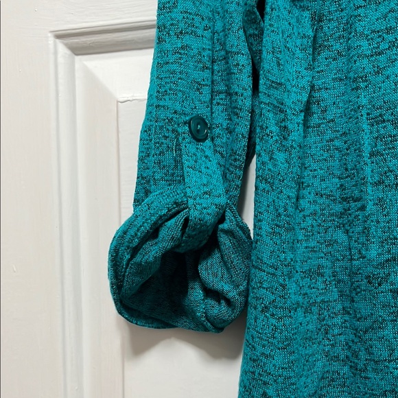 Chris & Carol Round Neck Cuffed Sleeve Tunic - Picture 8 of 11